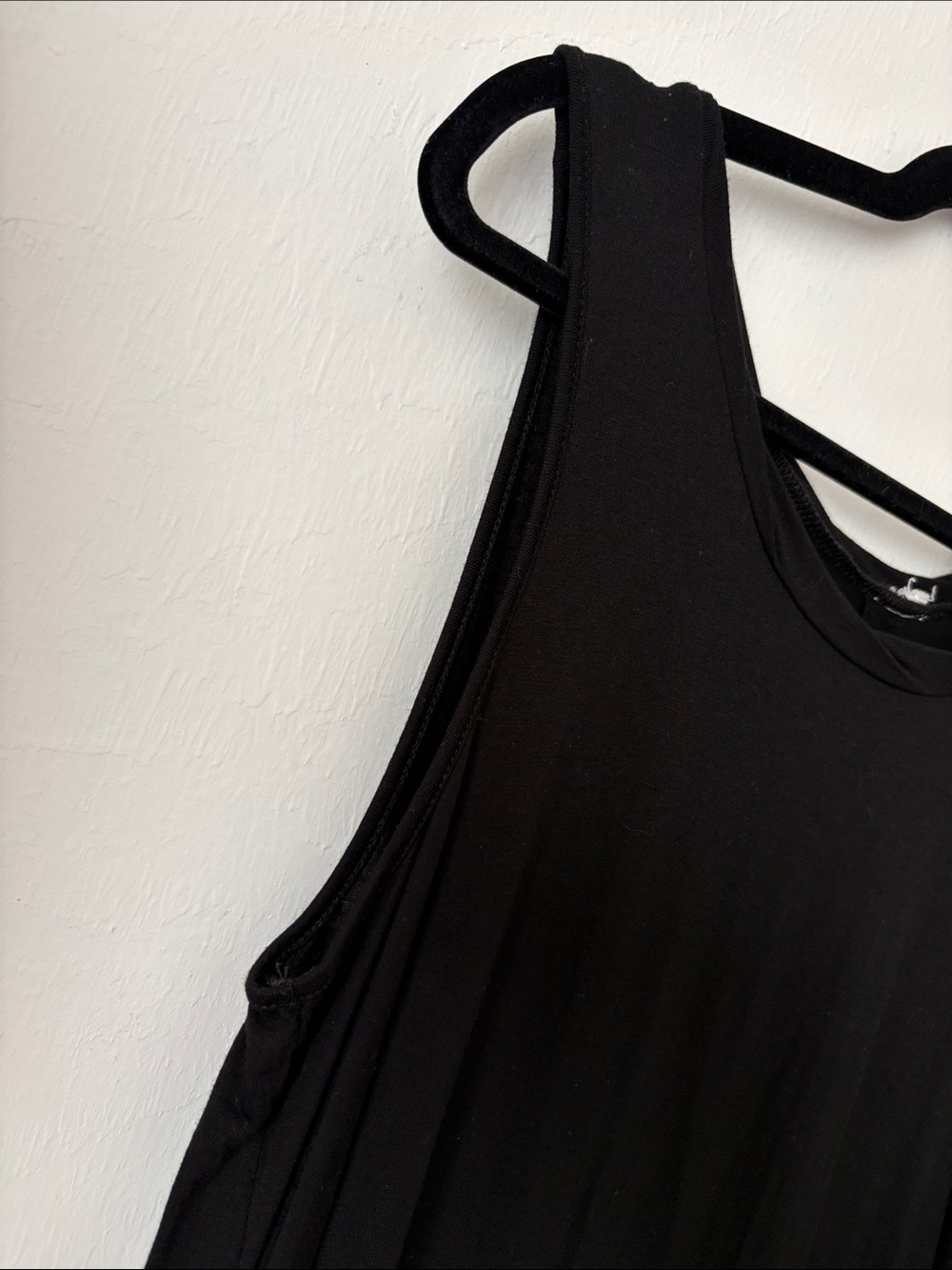Black Sleeveless Women's Tank Top Size L - Picture 3 of 9